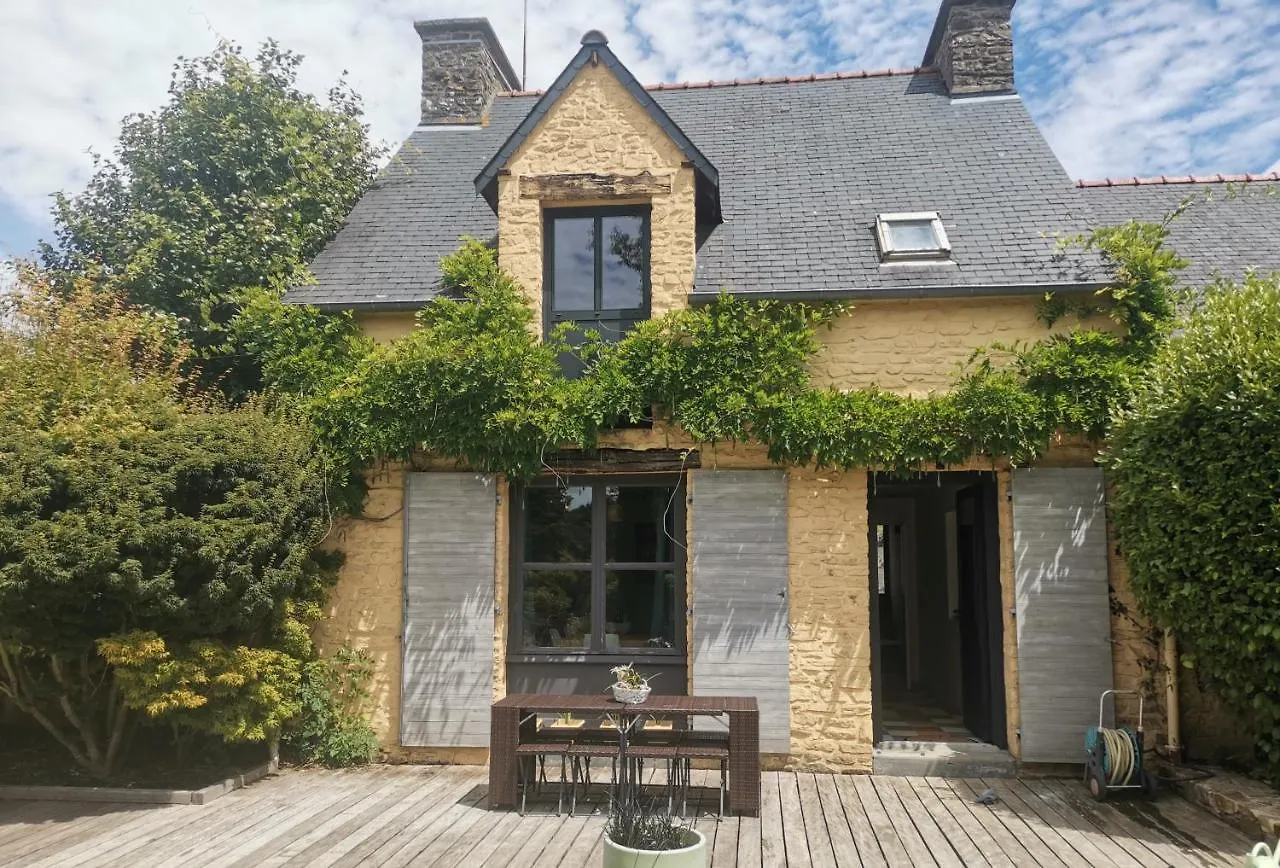 Gites La Rifflais Langrolay Holiday home